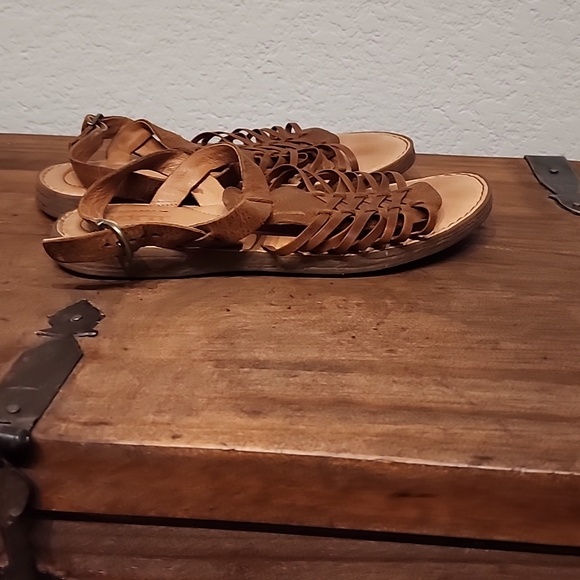 Born Leather Sandels - Picture 4 of 6